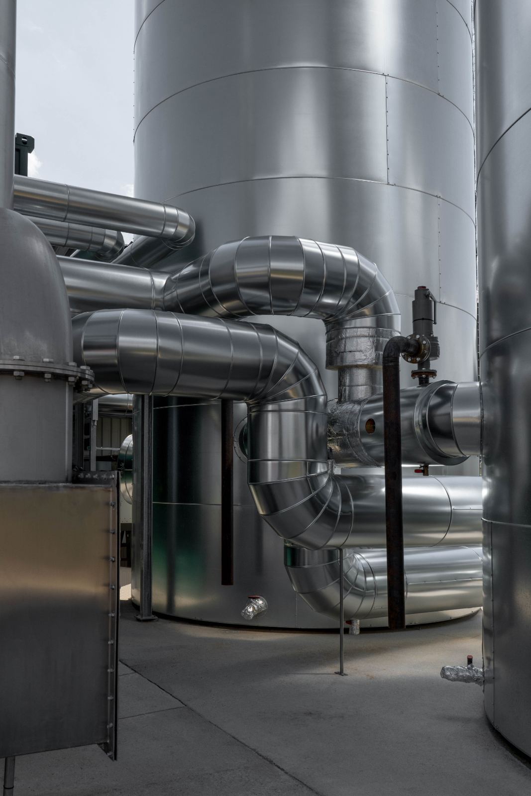 Rohrleitungen in einer Industrieanlage