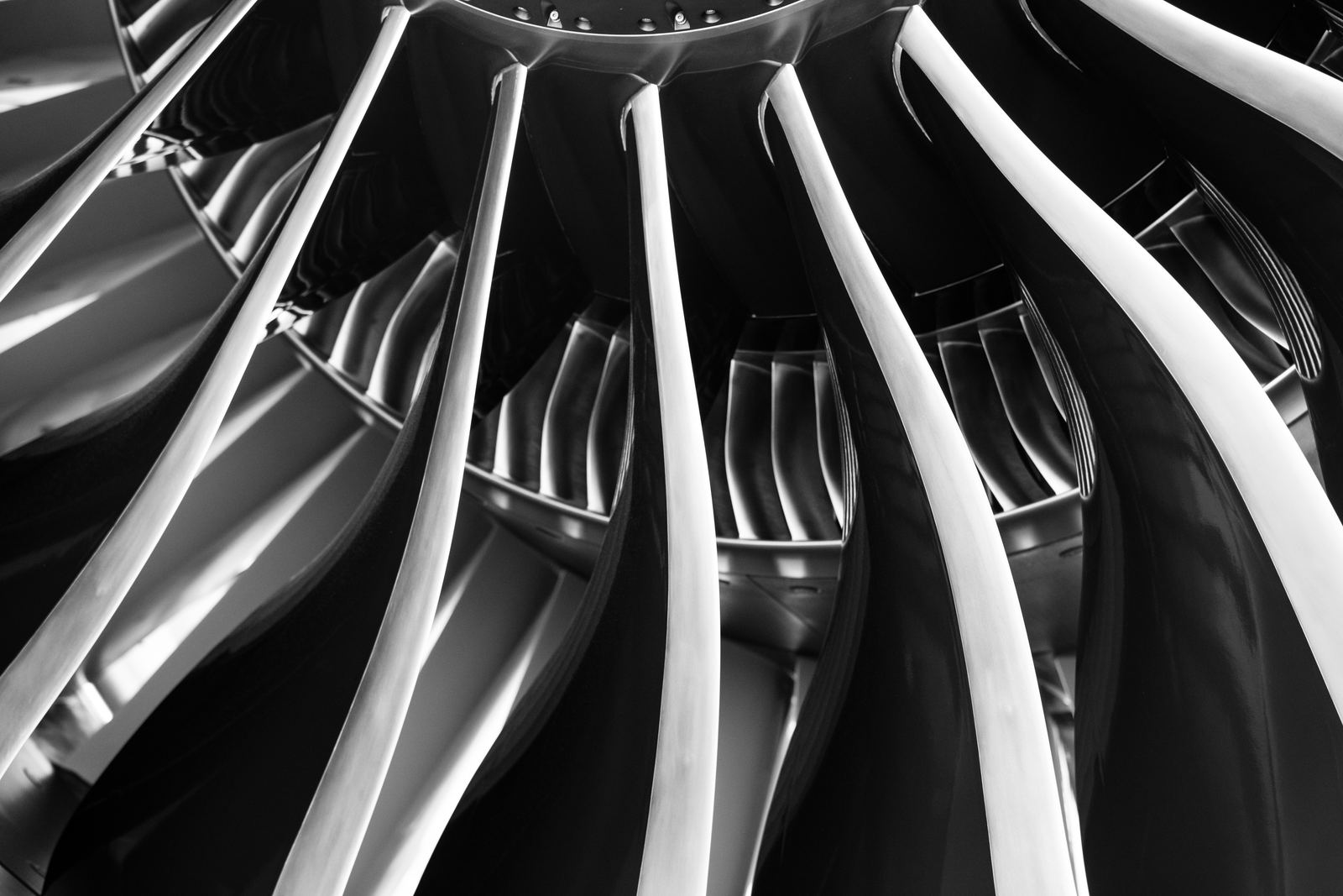 Metallische Schaufelstruktur, abstrakt
